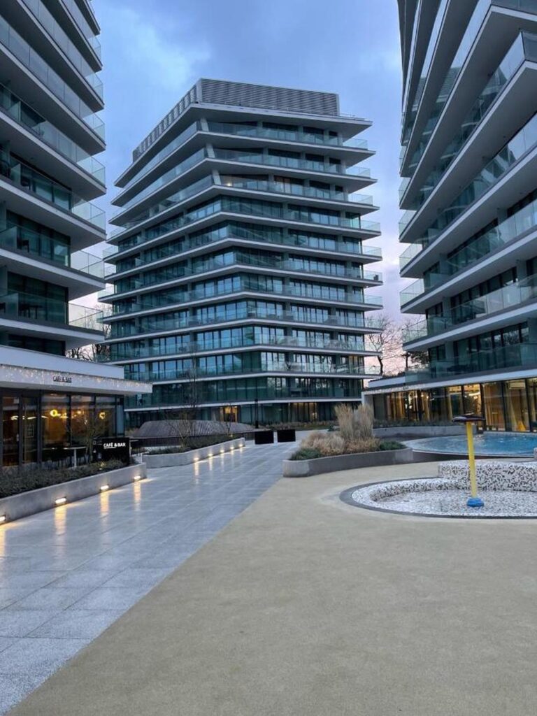 Budynek gdzie znajduje się 10th Floor Baltic View